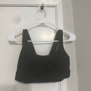 Vuori sports bra